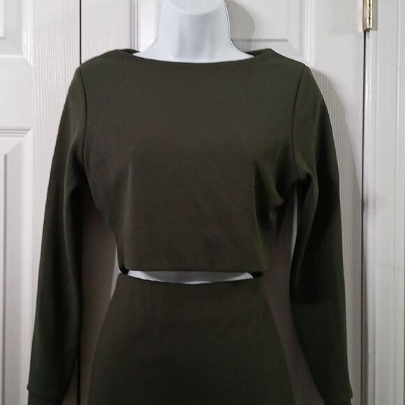 Lux La Fashion Nova 2 pc long sleeve crop top and pul skirt set Sz L NWOT - Picture 3 of 10